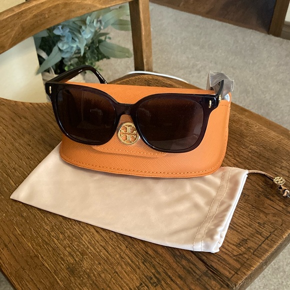 Tory Burch Transparent Blue Sunglasses Full Inclusion with Dustbag & Case NWOT - Picture 1 of 8